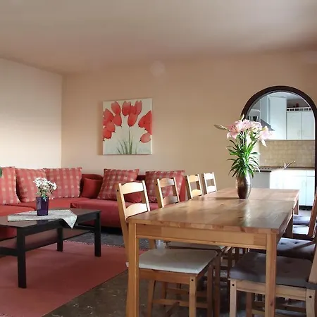 Aba House 巴拉顿扎佐